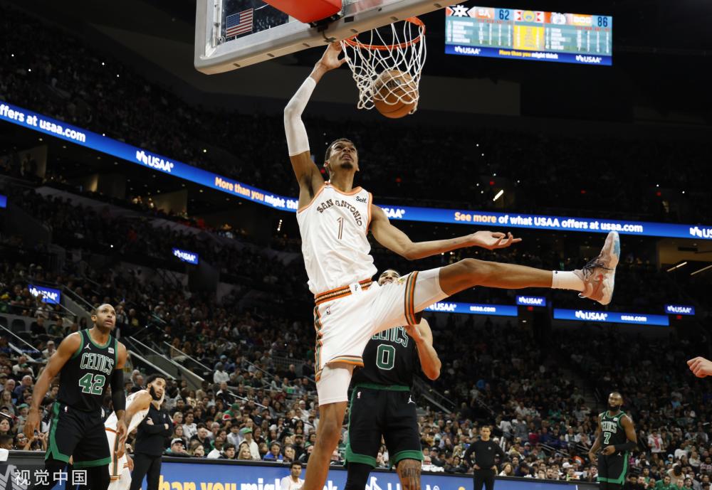 防守端的屏 防守端的屏